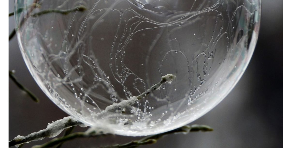 freezed water drop