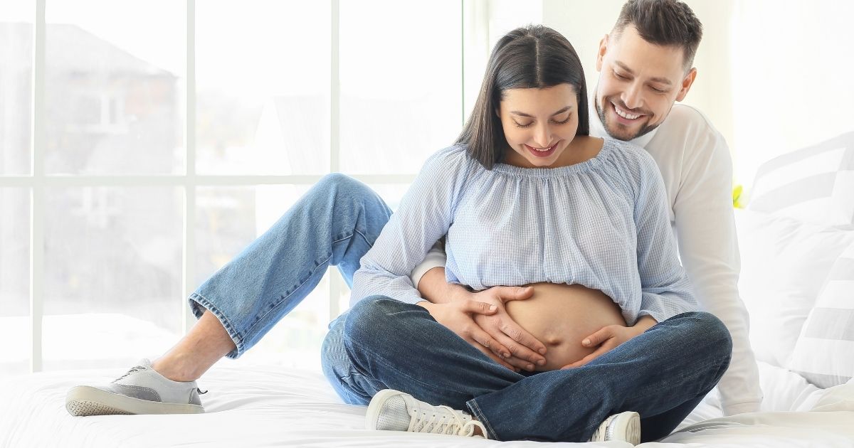 pregnant couple